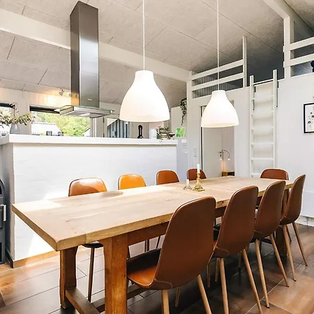 10 Person In Fjerritslev-by Traum